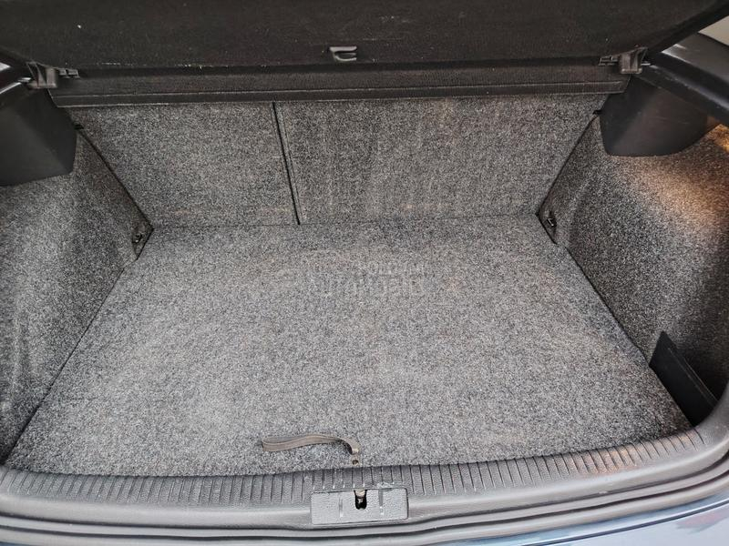 Volkswagen Golf 6 1.6  TDI NAV.