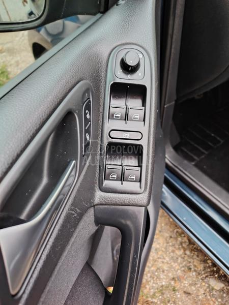 Volkswagen Golf 6 1.6  TDI NAV.