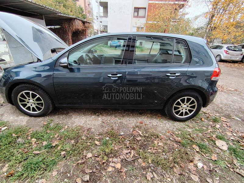 Volkswagen Golf 6 1.6  TDI NAV.