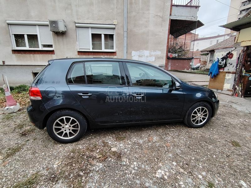 Volkswagen Golf 6 1.6  TDI NAV.