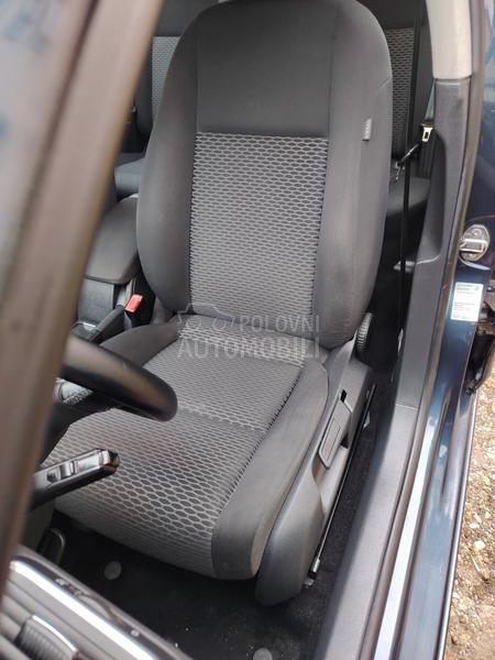 Volkswagen Golf 6 1.6  TDI NAV.