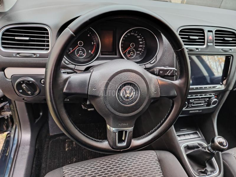 Volkswagen Golf 6 1.6  TDI NAV.
