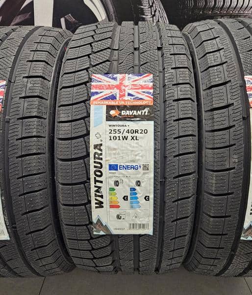 Davanti 255/40 R20 Zimska