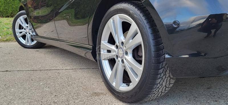 Mercedes Benz A 180 AMG line/NA.VI/RESTA