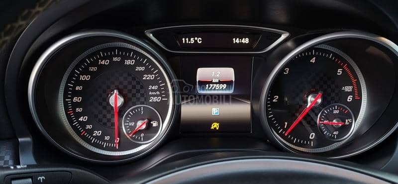 Mercedes Benz A 180 AMG line/NA.VI/RESTA