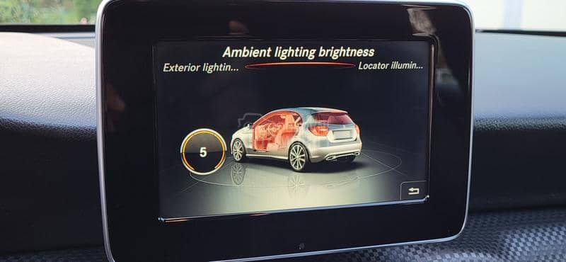 Mercedes Benz A 180 AMG line/NA.VI/RESTA