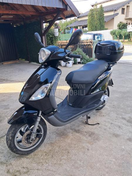 Piaggio FLY