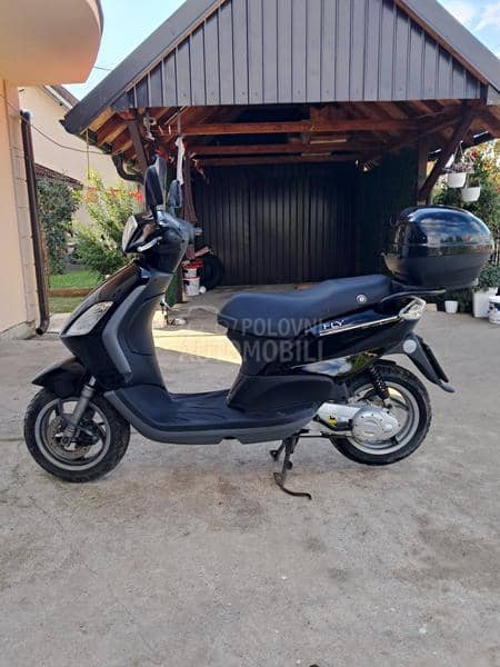 Piaggio FLY