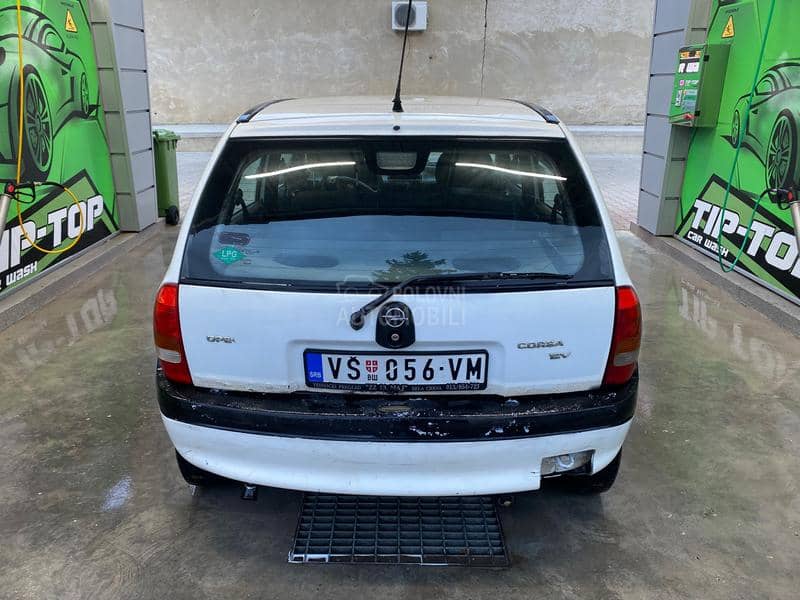 Opel Corsa B 1.0