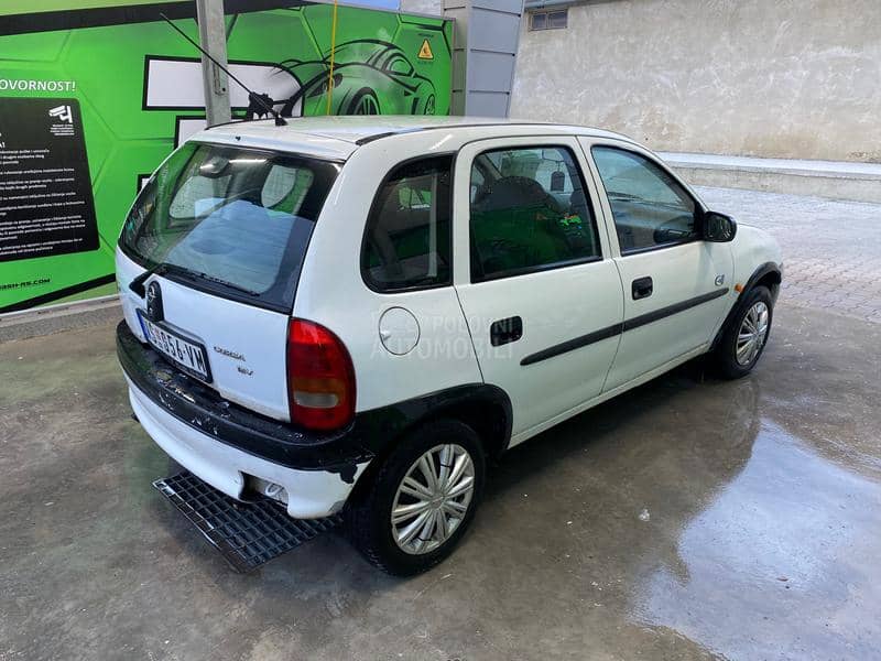 Opel Corsa B 1.0