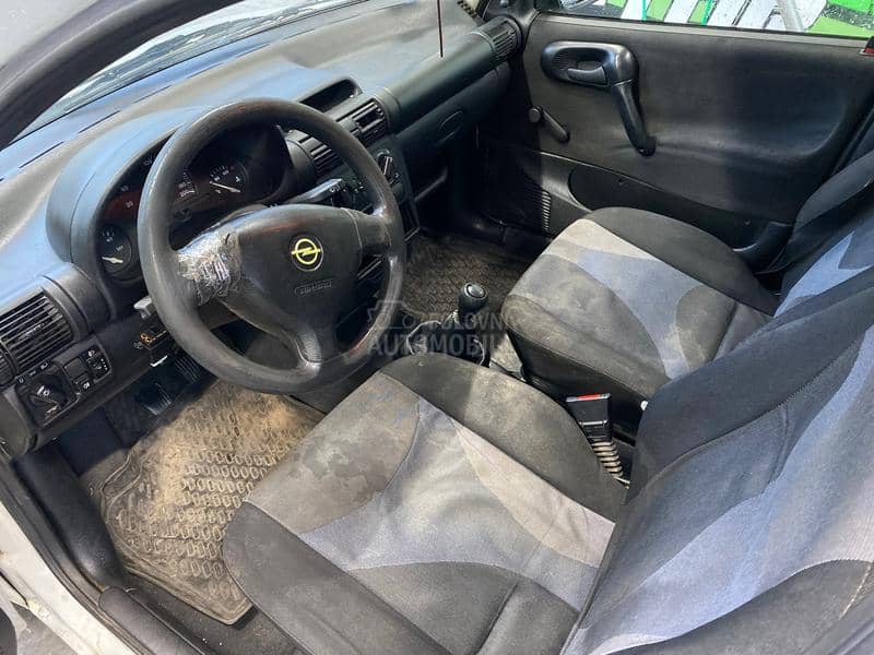 Opel Corsa B 1.0