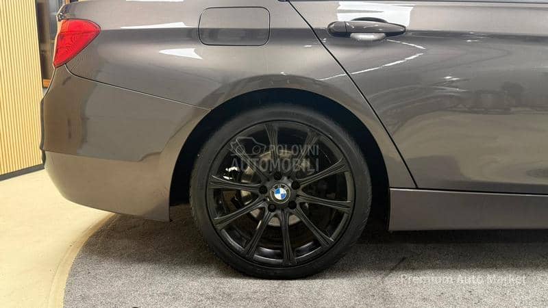 BMW 320 //2.0i//NAV.I//FUL