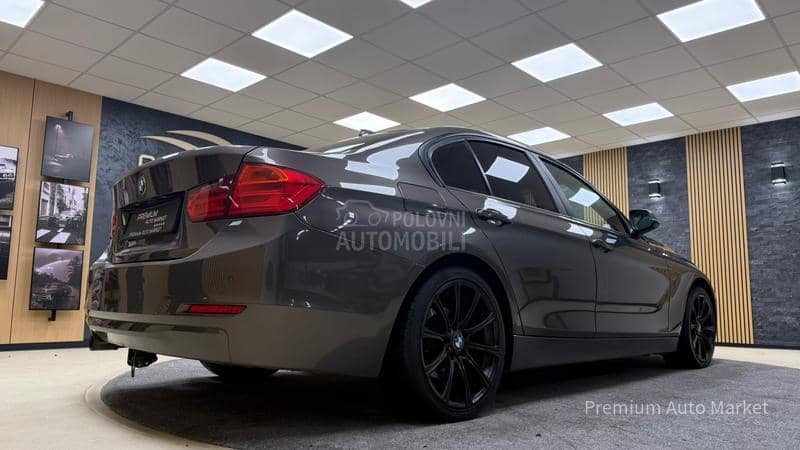 BMW 320 //2.0i//NAV.I//FUL