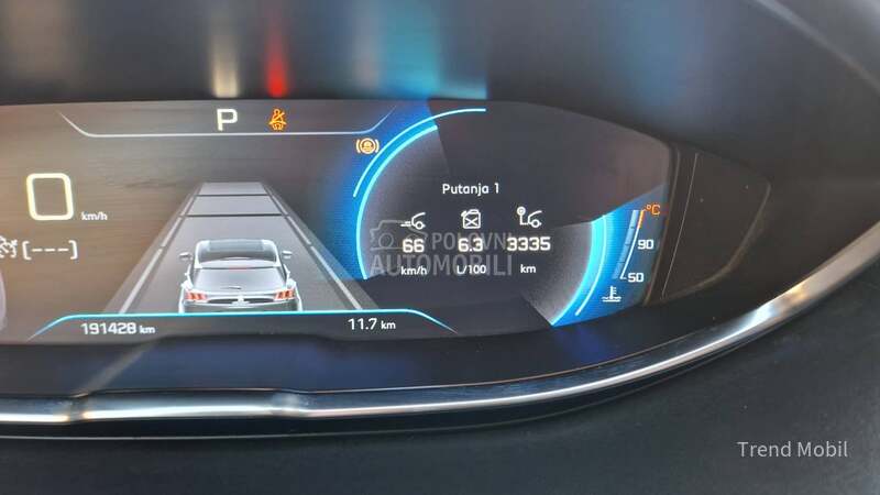 Peugeot 3008 1.2 Bussy AVTOMAT