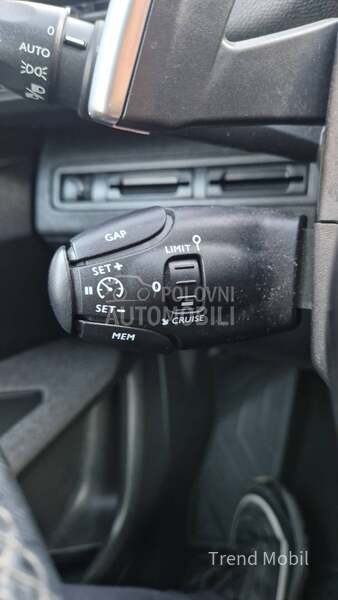 Peugeot 3008 1.2 Bussy AVTOMAT