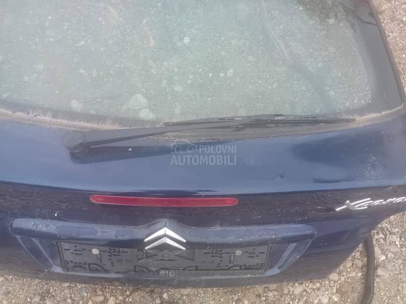 Motor zadnjeg brisaca