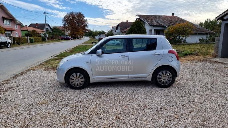 Suzuki Swift 1.3i