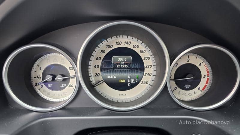 Mercedes Benz E 220 Avangarde, Xen,Šiber