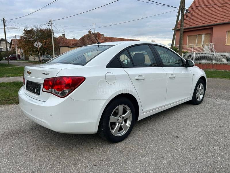 Chevrolet Cruze 1.8