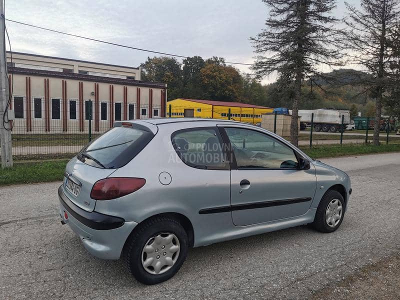 Peugeot 206 1.1