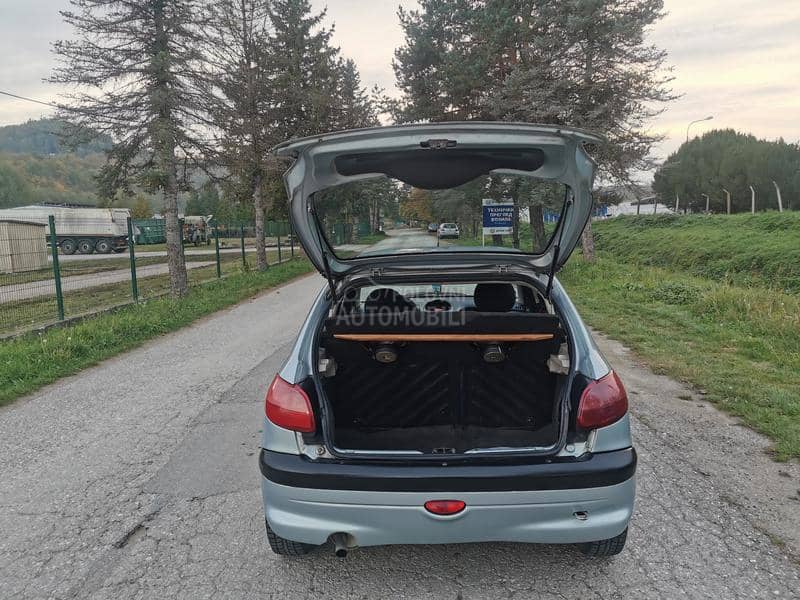 Peugeot 206 1.1
