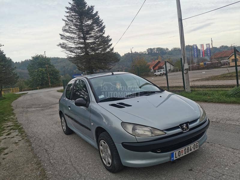 Peugeot 206 1.1