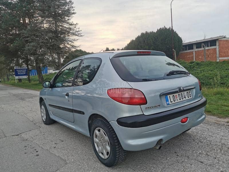 Peugeot 206 1.1