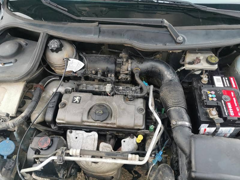 Peugeot 206 1.1