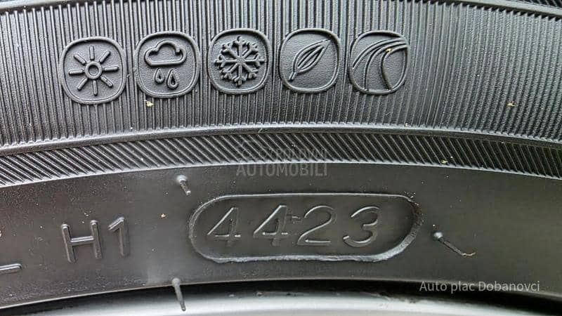 Audi A3 1.6 TDI xen/led/nav