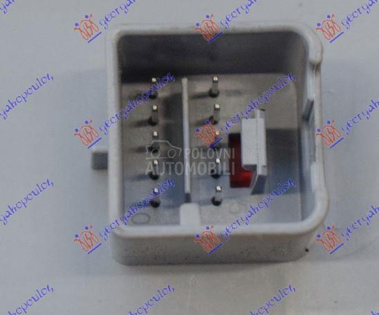 PREKIDAC U PREDNJIM VRATIMA (2