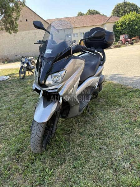 Yamaha X-MAX