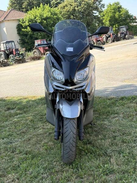 Yamaha X-MAX