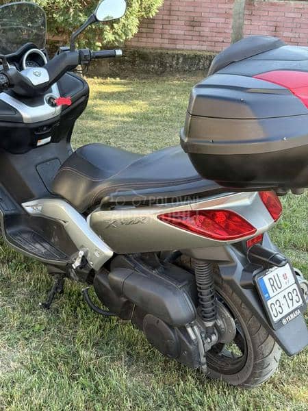 Yamaha X-MAX