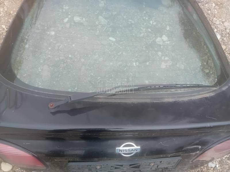 Motor zadnjeg brisaca