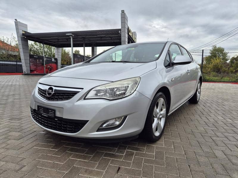 Opel Astra J 