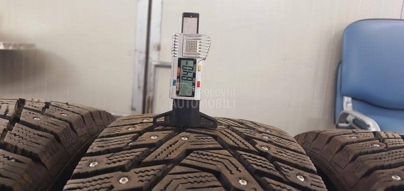 Hankook 215/60 R17 Zimska