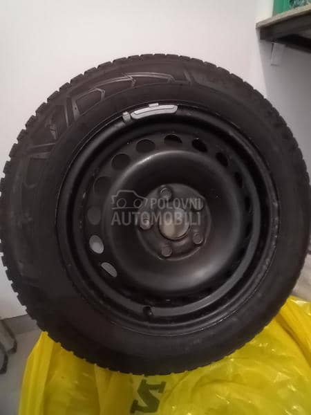 Goodyear 195/65 R15 Zimska