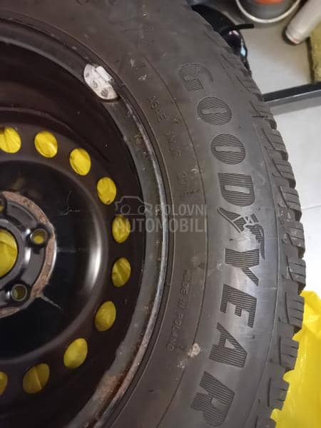 Goodyear 195/65 R15 Zimska
