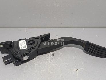 PAPUCICA GASA za Ford Focus