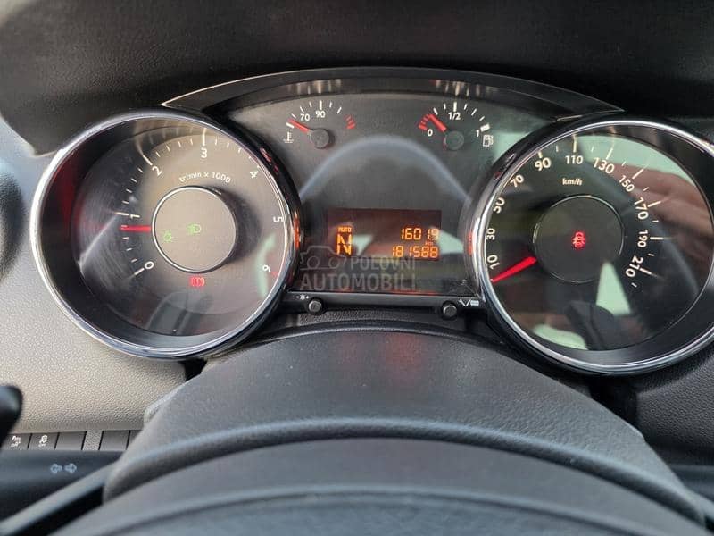 Peugeot 5008 1.6 HDI N.A.V.I