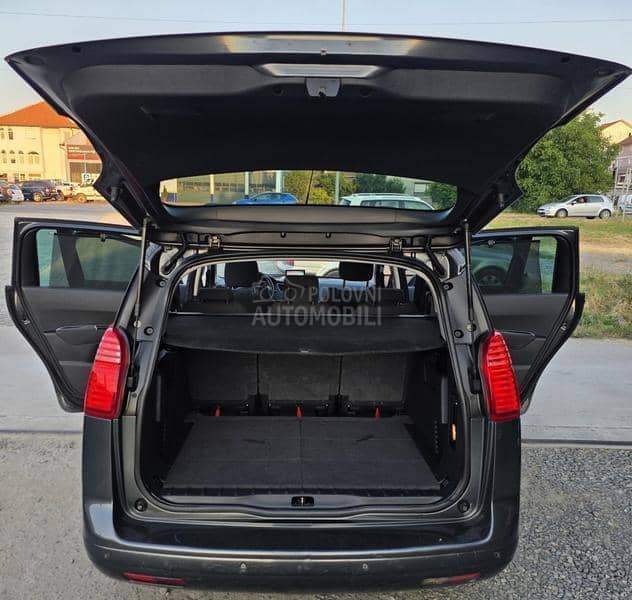 Peugeot 5008 1.6 HDI N.A.V.I