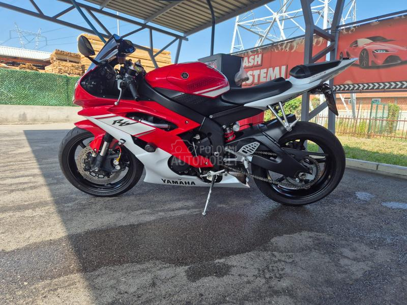 Yamaha R6