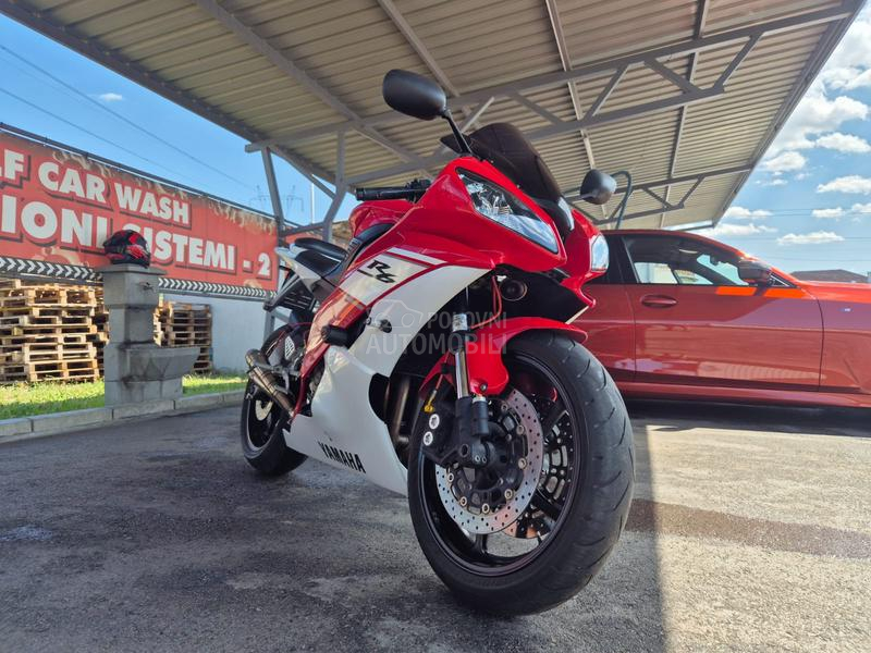 Yamaha R6