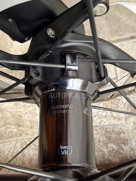 Cube Cross carbon 28