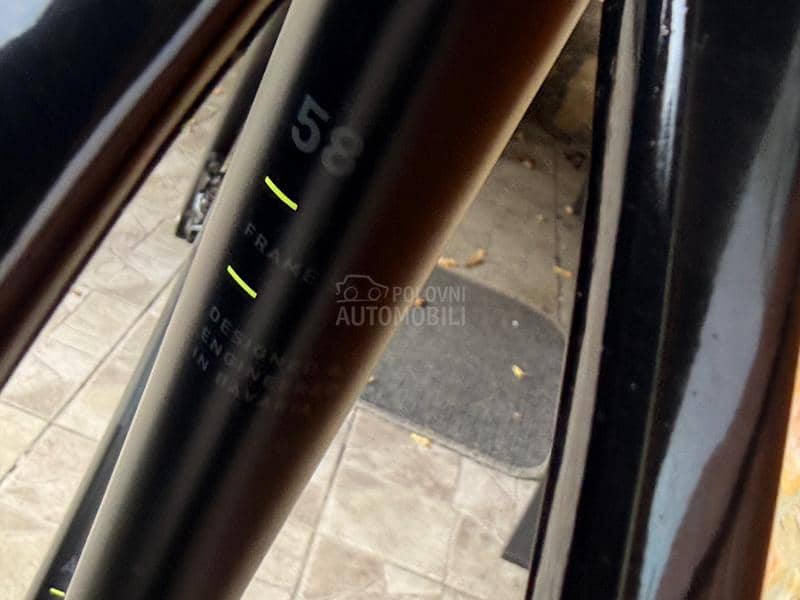 Cube Cross carbon 28