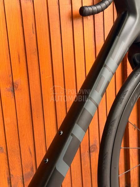 Cube Cross carbon 28