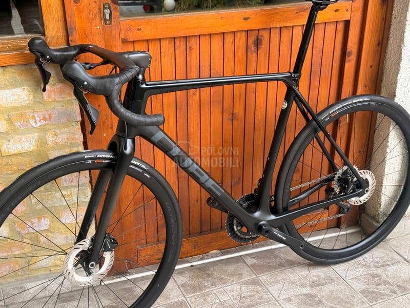 Cube Cross carbon 28