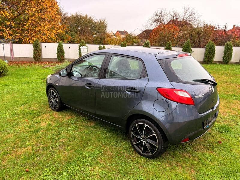 Mazda 2 