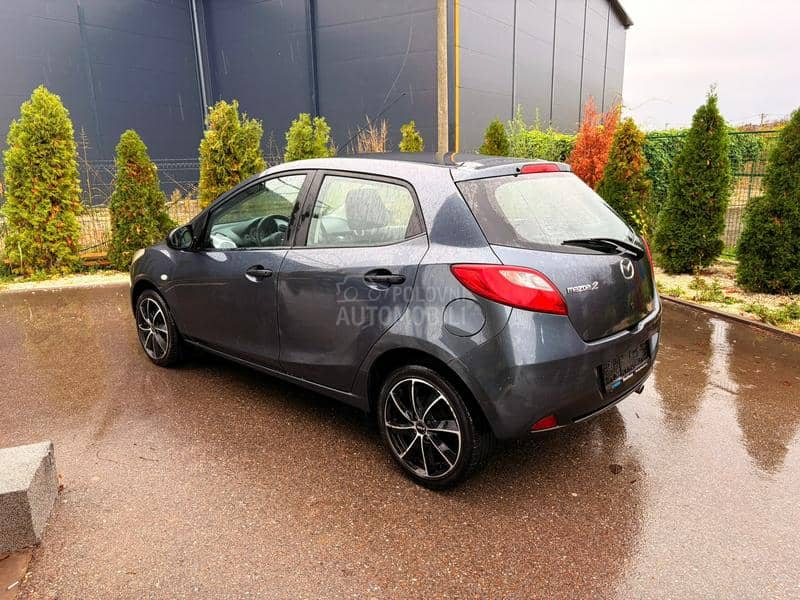 Mazda 2 