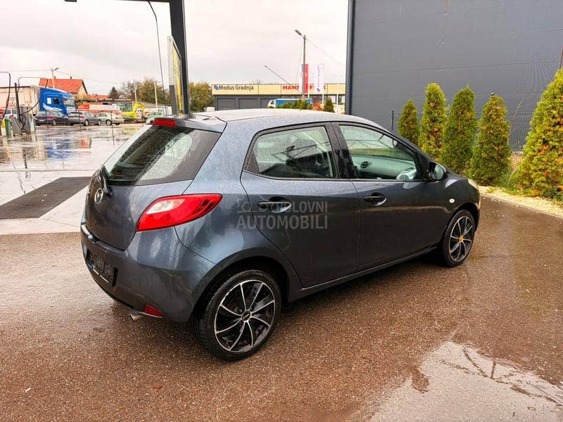 Mazda 2 